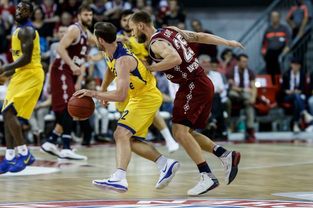 离不开多年 离不开多年