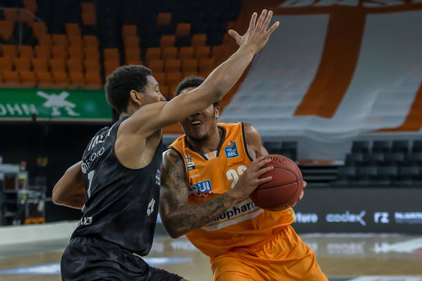 他们不仅在 他们不仅在