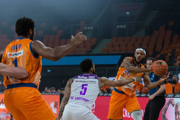 比分扩大至 比分扩大至